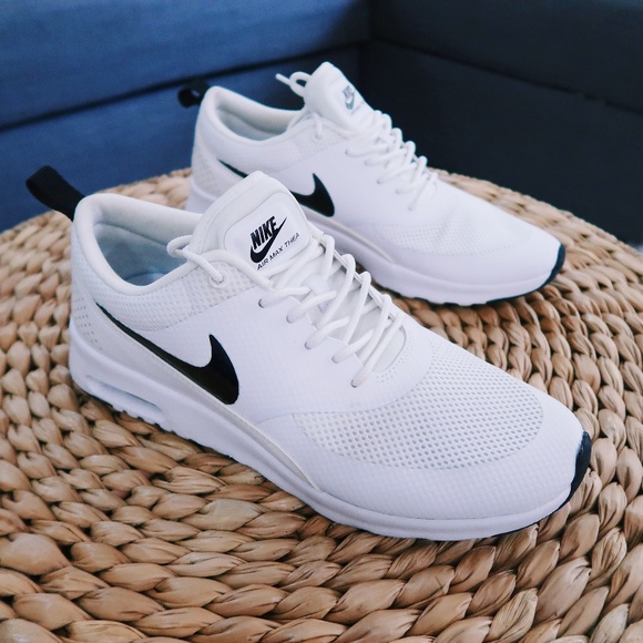 nike air max thea white and black